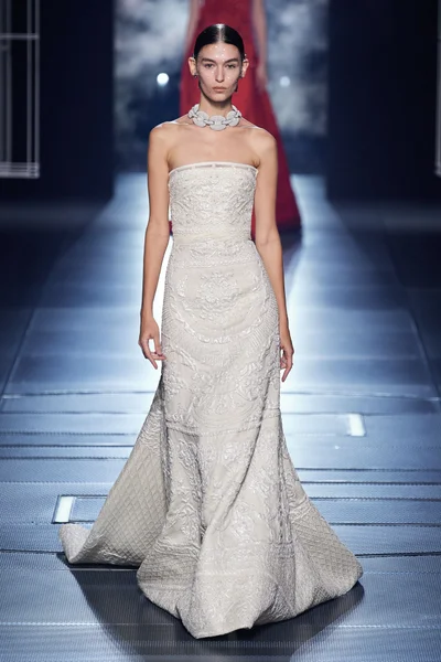 Look 27